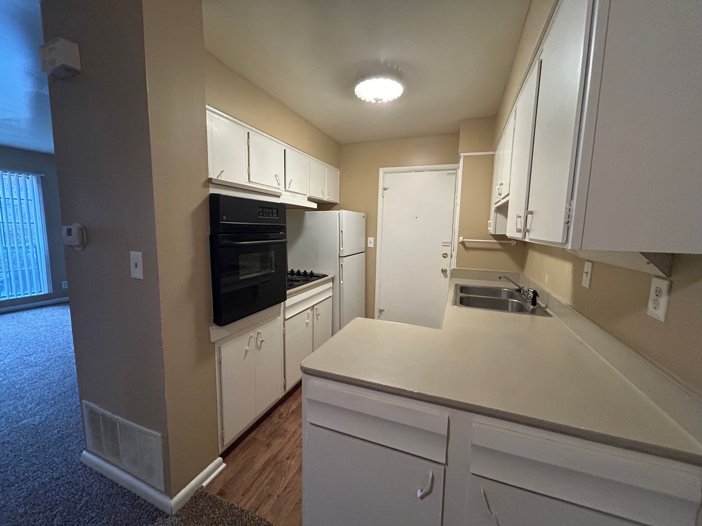 Louisville Apartment: 2737 Brownsboro Rd