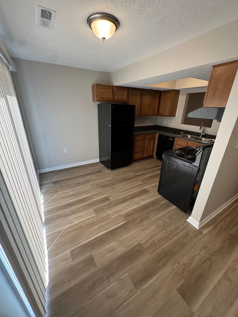 New Albany Apartment: 1821 - 1839 Scott Road