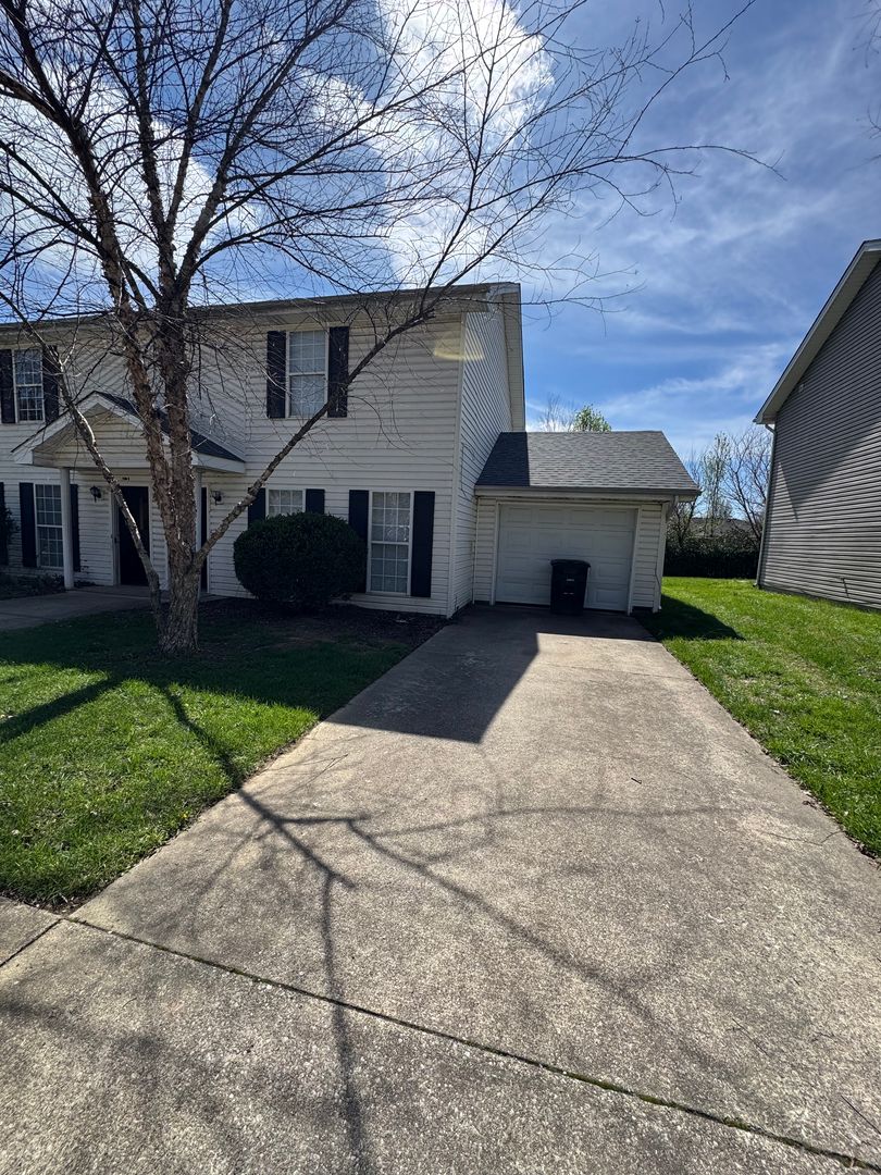 New Albany Apartment: 1821 - 1839 Scott Road