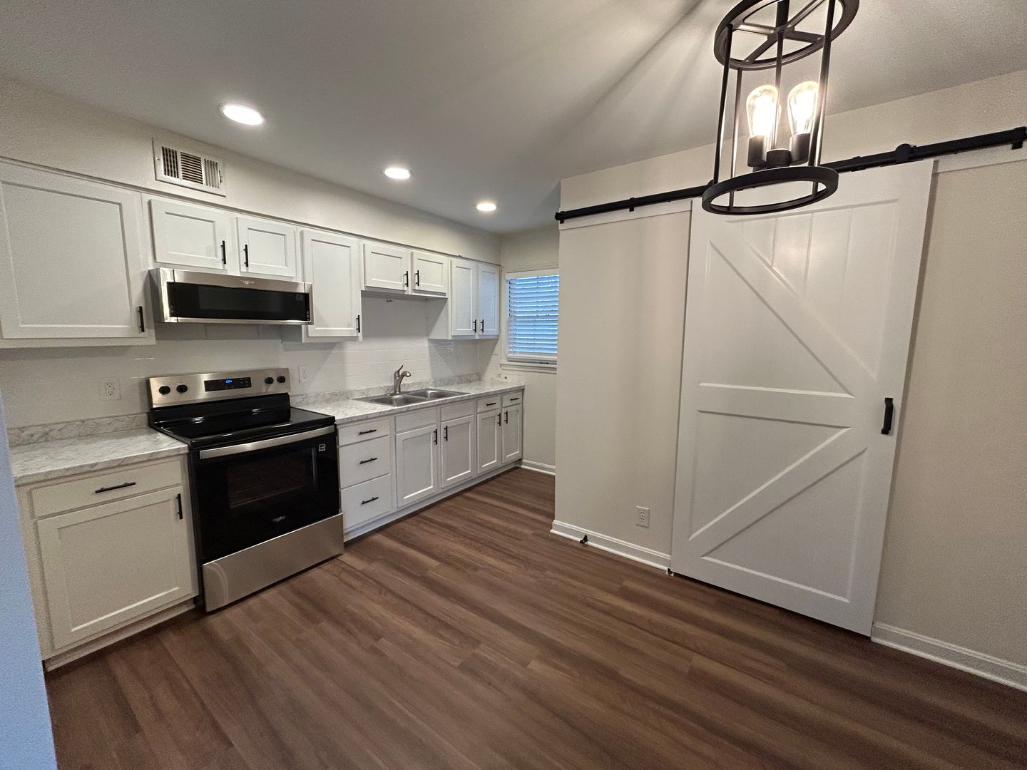 Louisville Apartment: 2100 Murray Ave