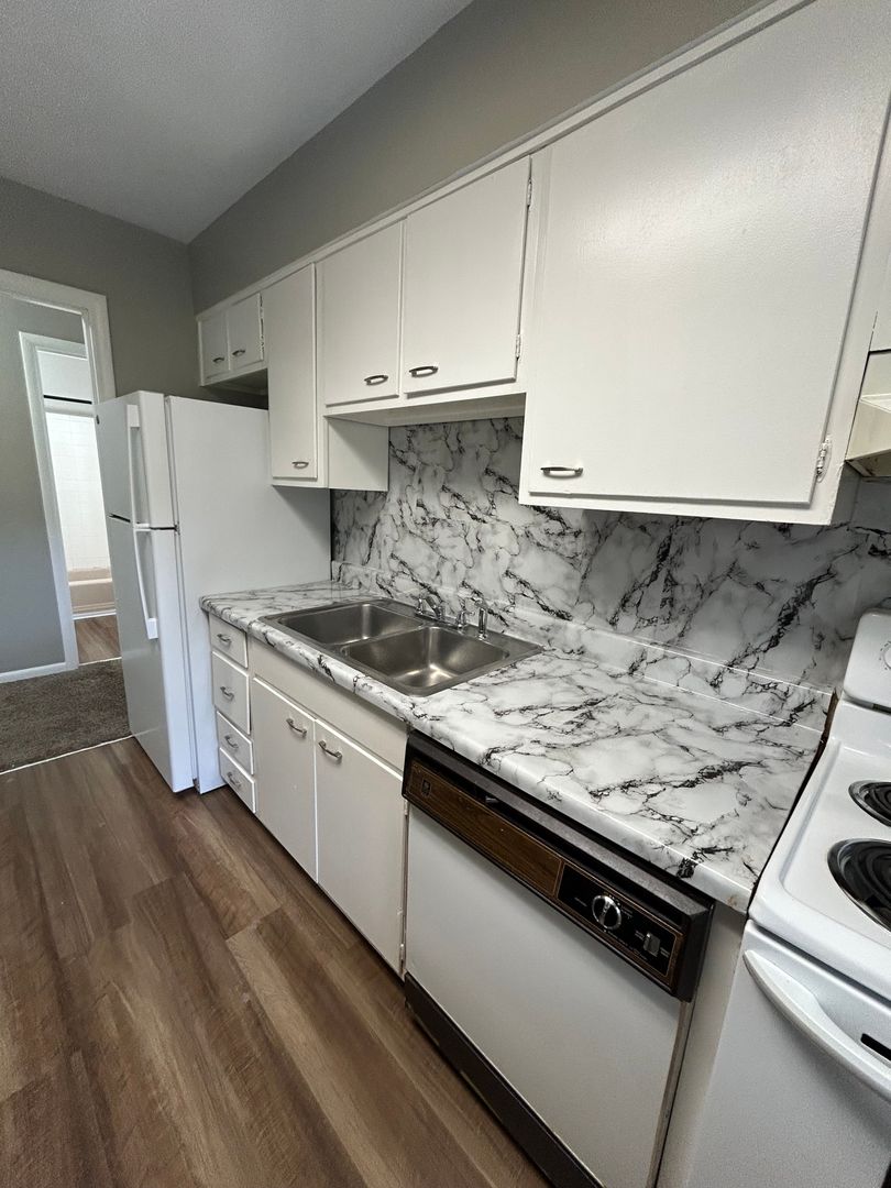 Louisville Apartment: 3012 & 3014 Pamela Way