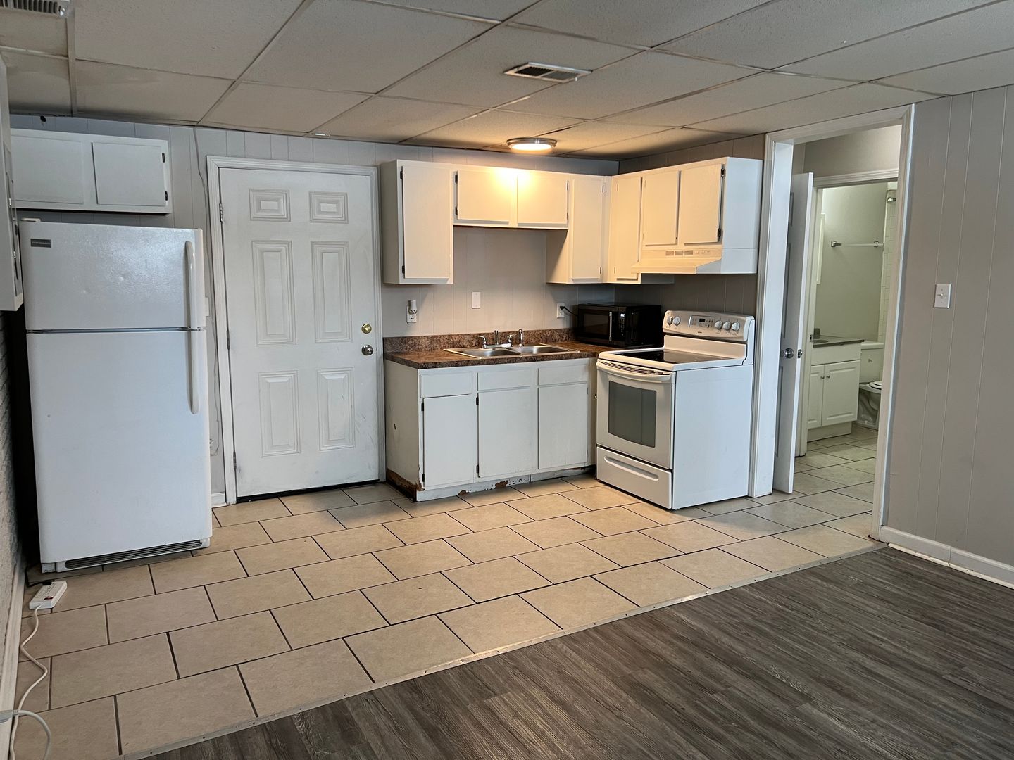 Jeffersonville Apartment: 810-811 Howard Avenue