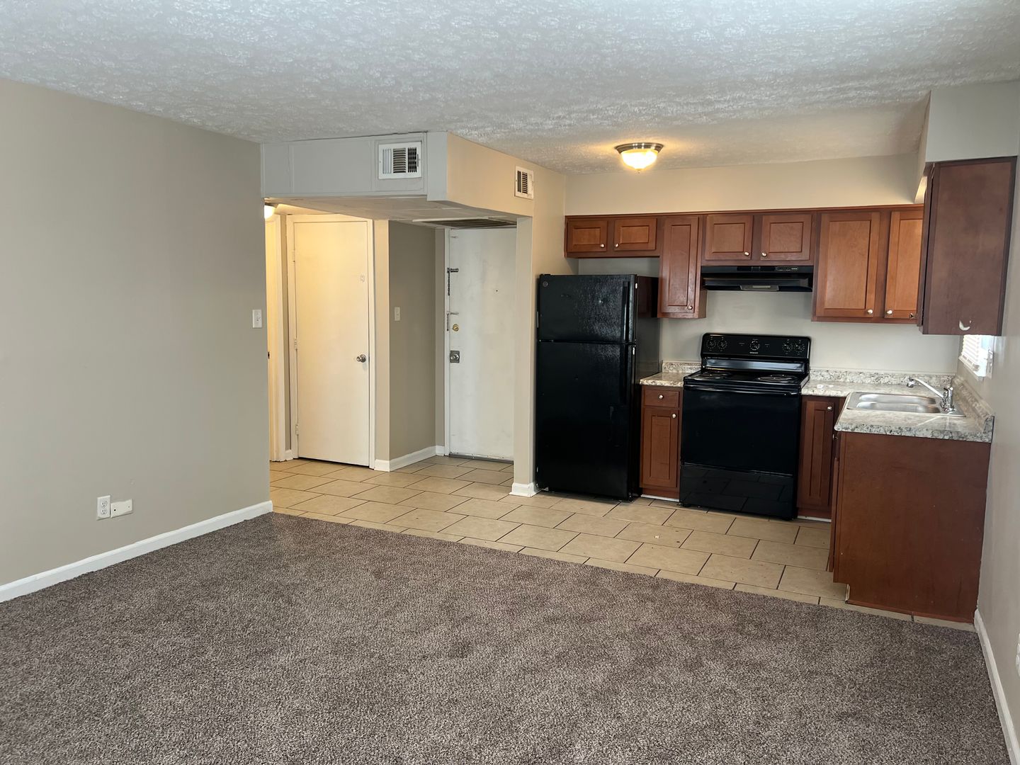 Jeffersonville Apartment: 810-811 Howard Avenue