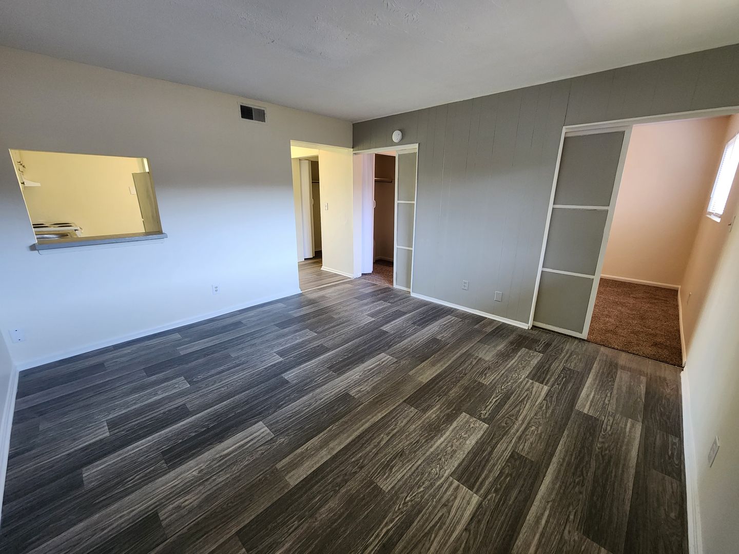 Louisville Apartment: 2001, 2003, 2005 Terril Lane