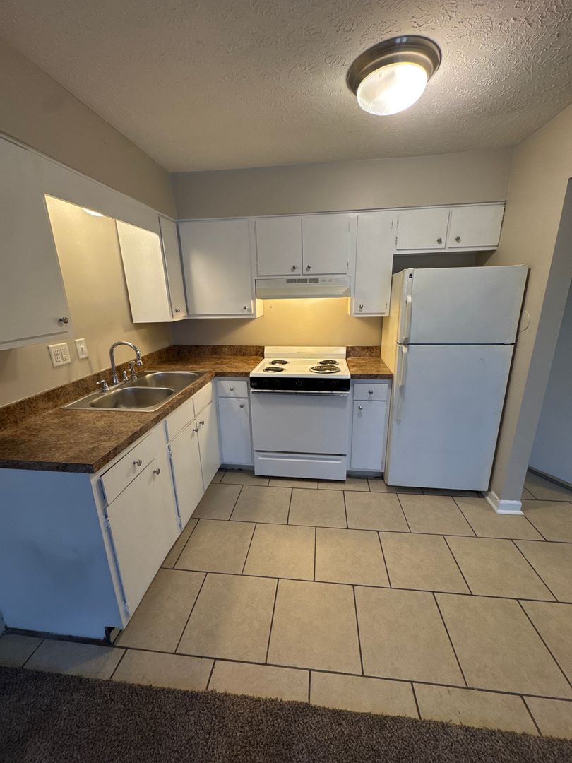 Jeffersonville Apartment: 810-811 Howard Avenue