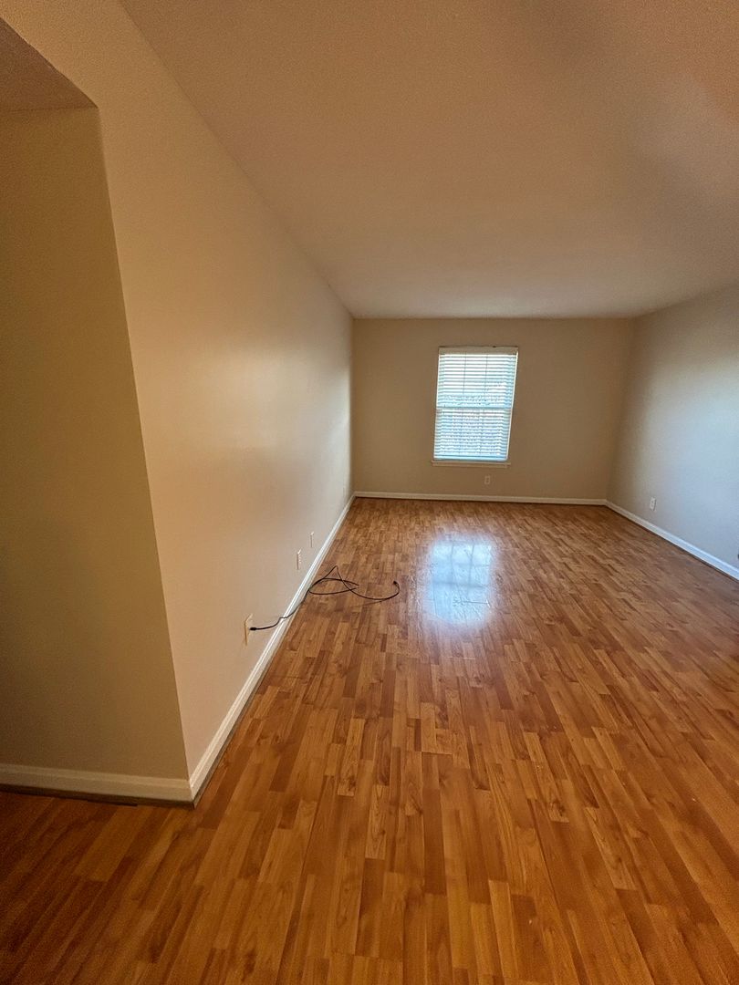 Louisville Apartment: 4500-4510 Westport Woods Lane