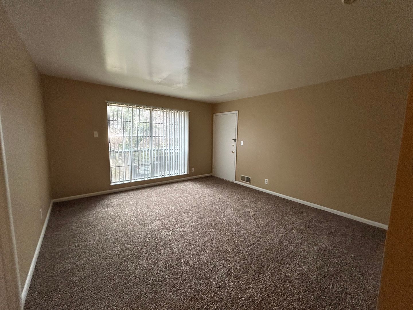 Louisville Apartment: 2737 Brownsboro Rd