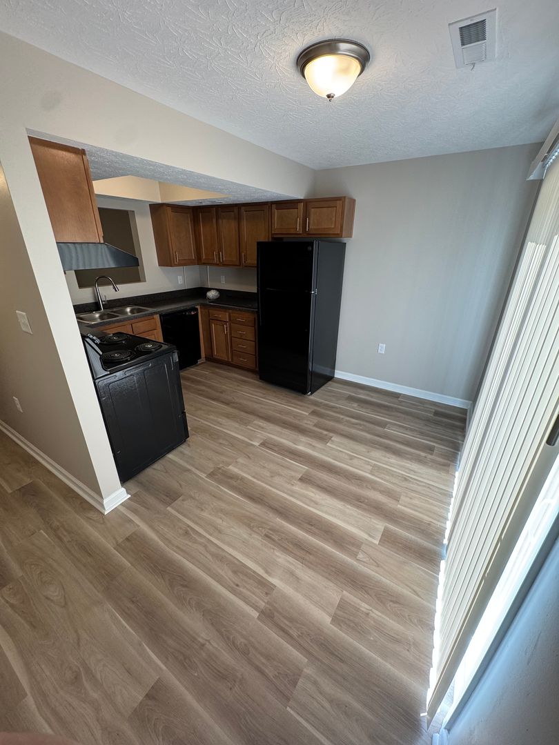 New Albany Apartment: 1821 - 1839 Scott Road