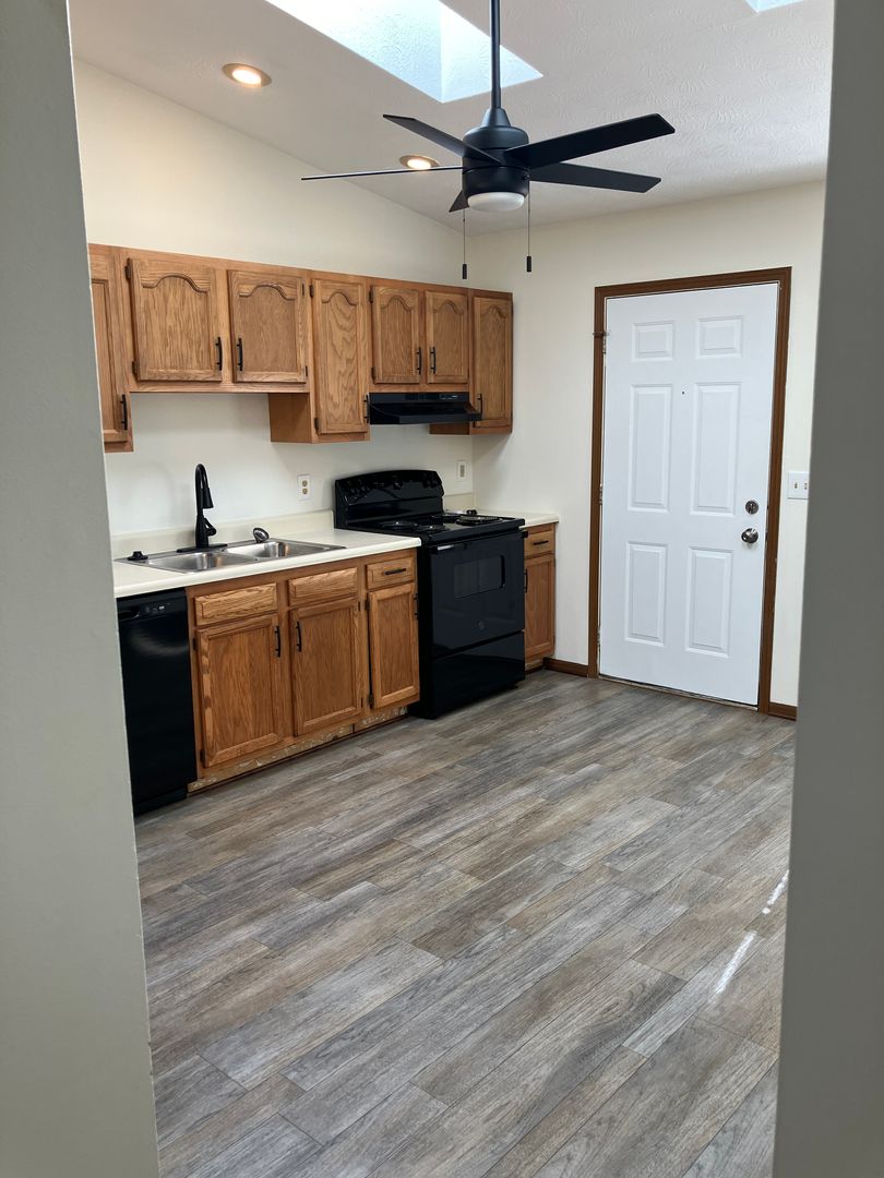 Updated 2 Bedroom, 1 Bath, and 1-Car Garage in Troy, Ohio!!!