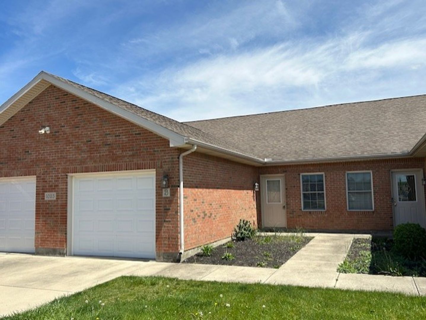 Modern & Spacious 2-Bedroom Ranch Condo – Available Soon in Troy, OH!