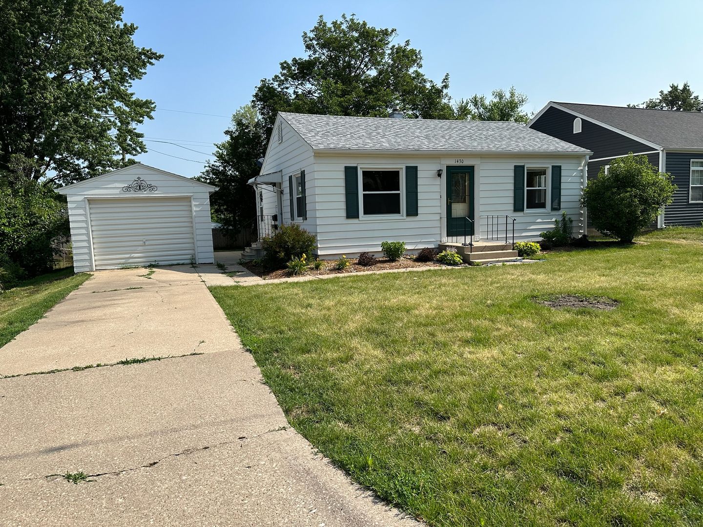 Cedar Rapids House: 1430 Staub Ct NE