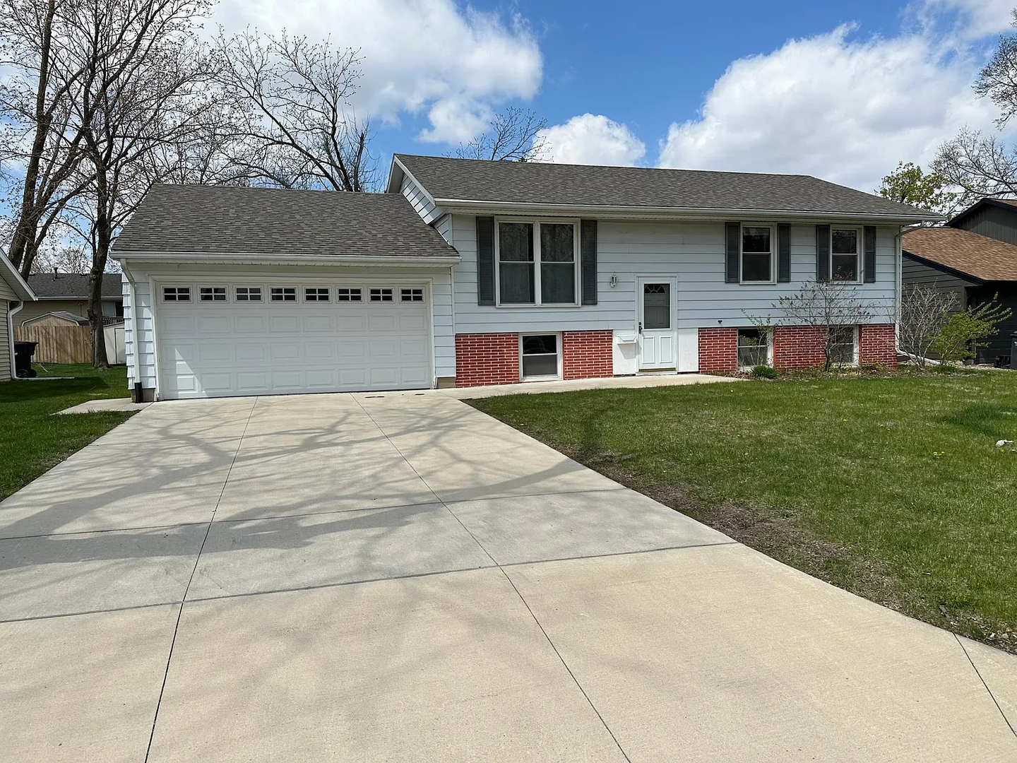Cedar Rapids House: 6507 Laurel Ln NE
