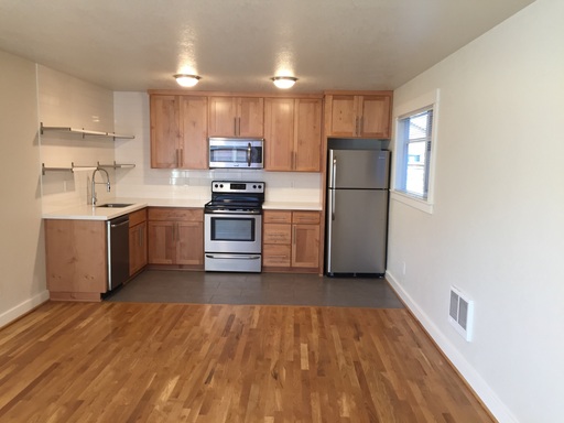 Berkeley Court Hardwoods Patio Parking WD DW – photo 1