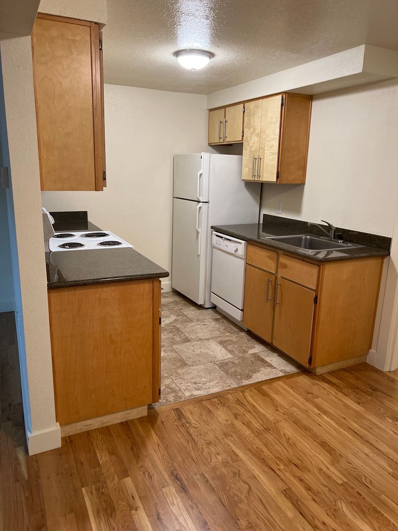 Portland Apartment: 2801 N. Ainsworth