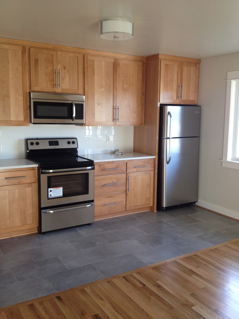 Portland Apartment: 6110 SE 52nd. Ave