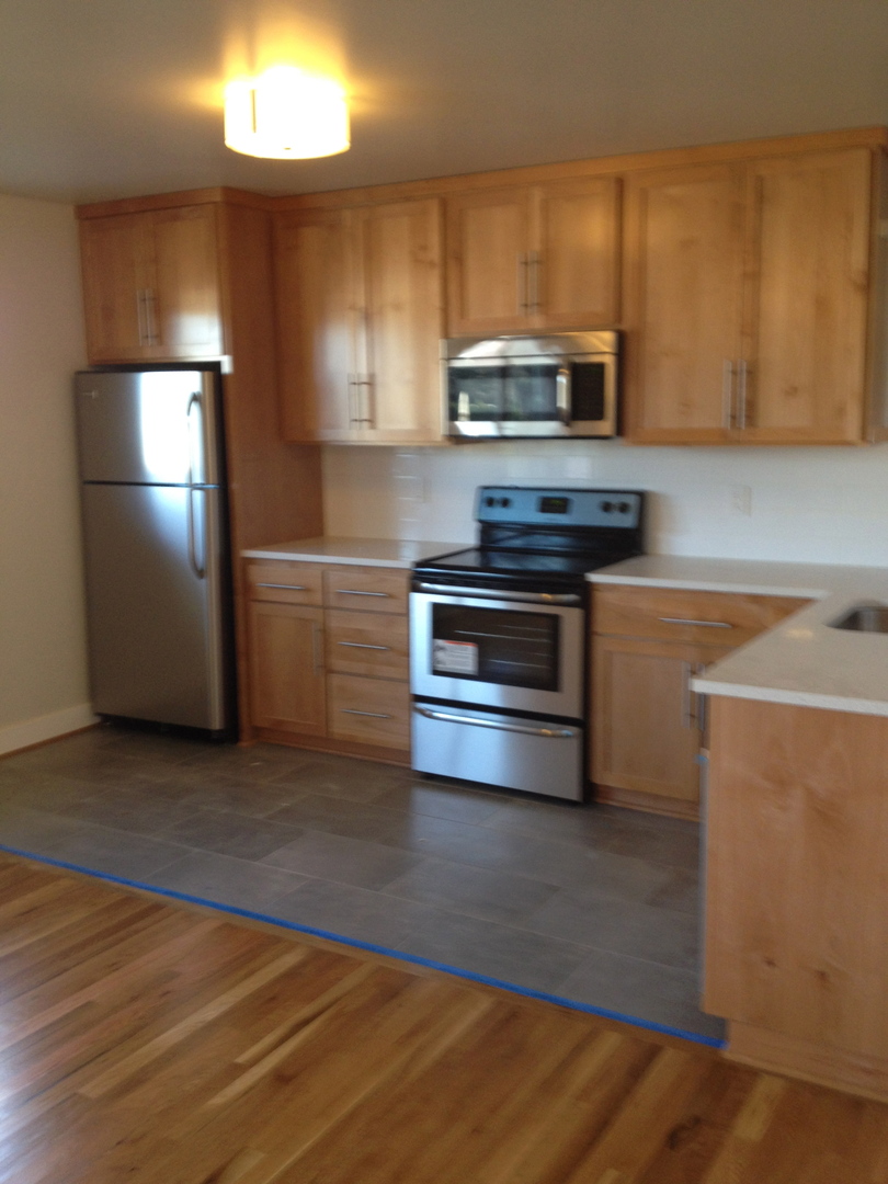 Portland Apartment: 6110 SE 52nd. Ave