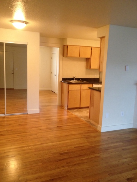 Portland Apartment: 2801 N. Ainsworth