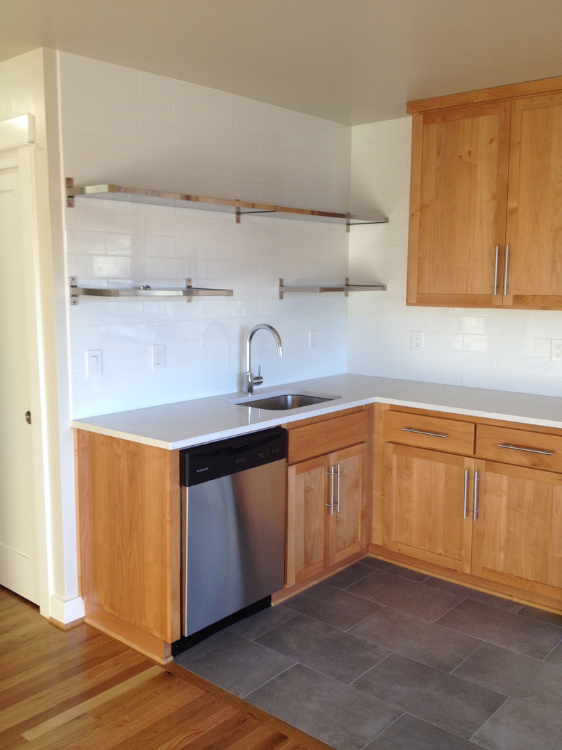 Portland Apartment: 6110 SE 52nd. Ave