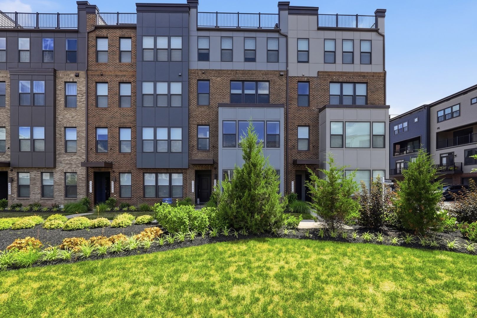 Ashburn Townhome: 43732 Transit Sq