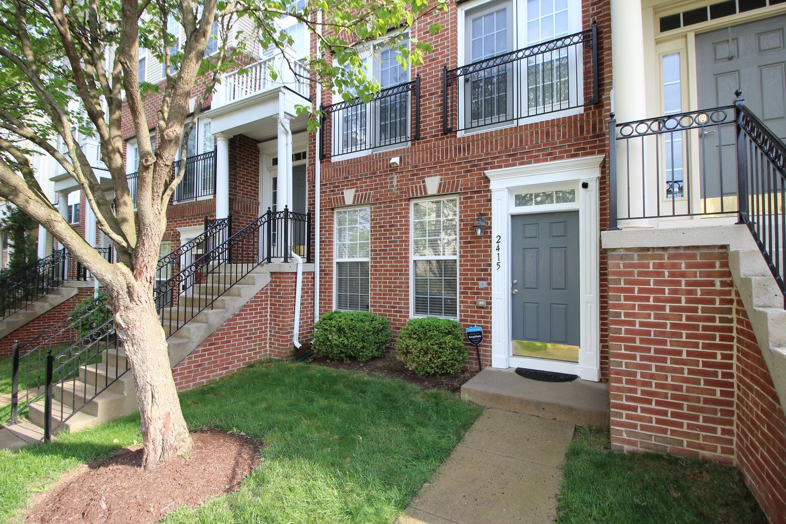 Woodbridge Townhome: 2415 Rainswood Ln