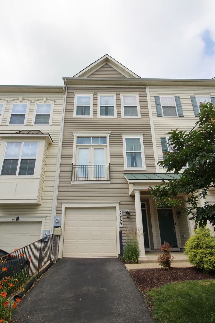 Woodbridge Townhome: 2965 Chinkapin Oak Ln