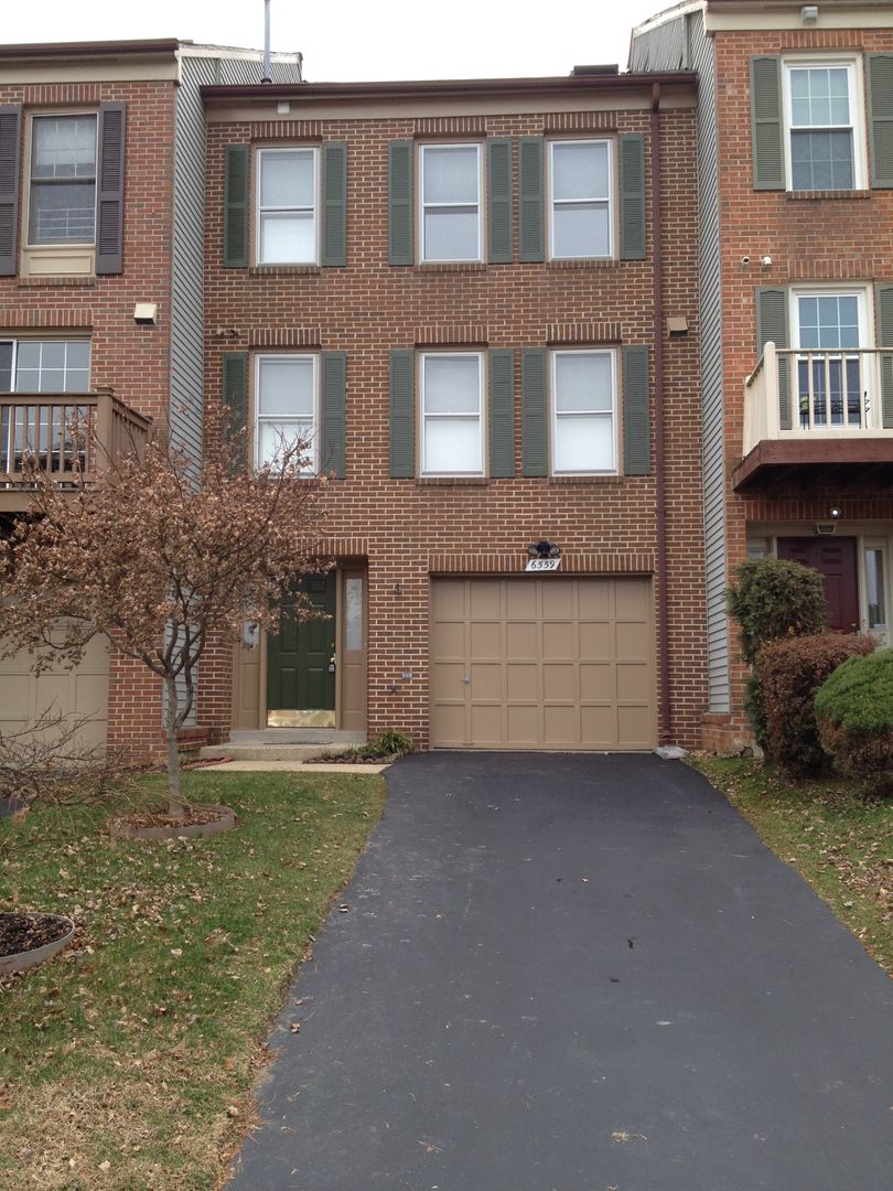 Alexandria Townhome: 6559 River Tweed Ln