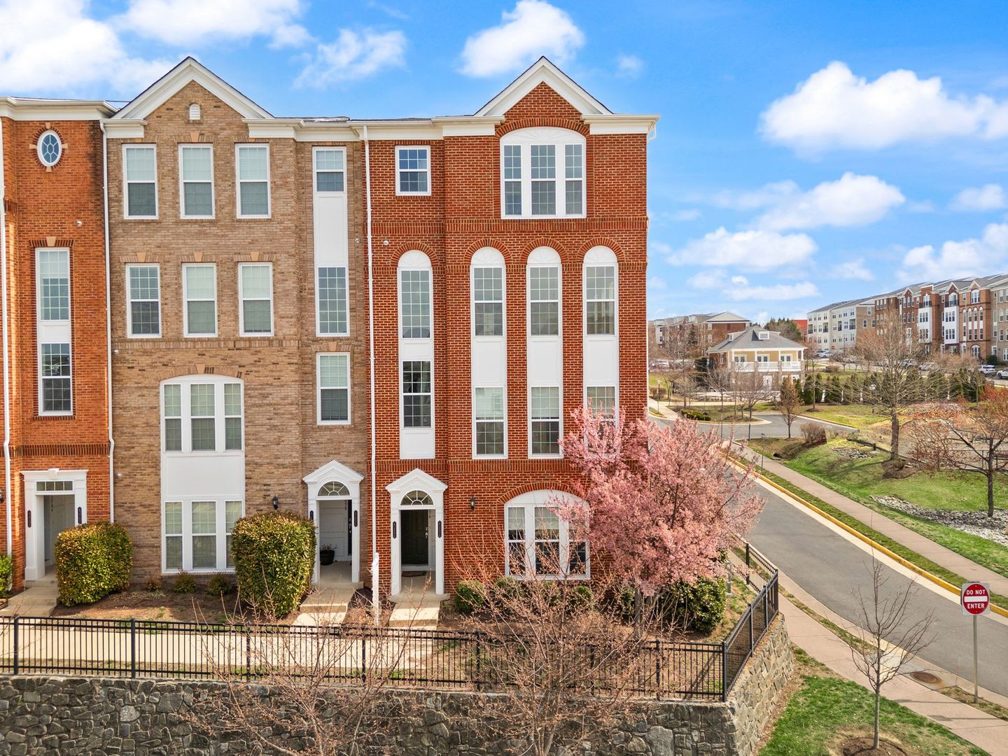 Ashburn Condo: 42696 Telford Ter