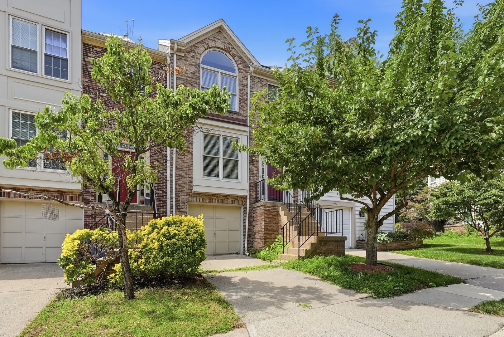 Sterling House: 46733 Woodmint Ter
