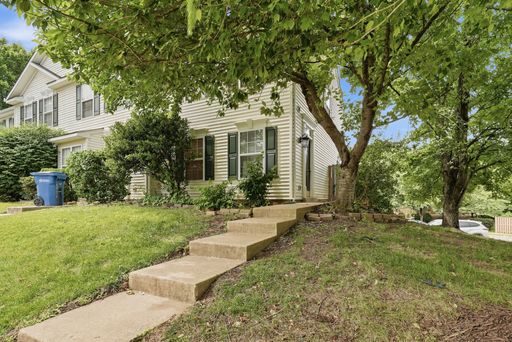 20430 Herring Pond Ter – Spacious 3-Bedroom Home in Sterling – photo 1