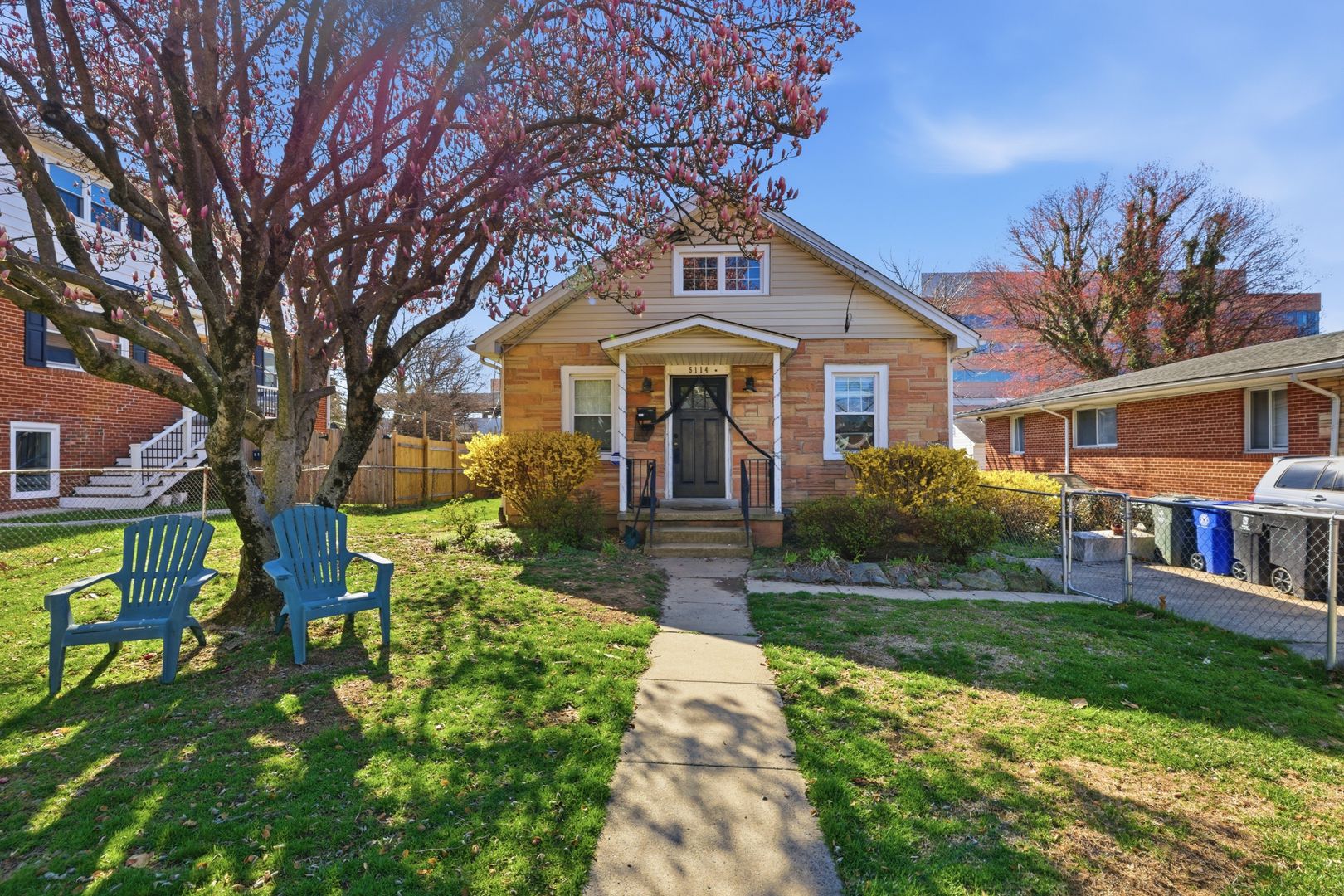 ARLINGTON House: 5114 19th Rd N