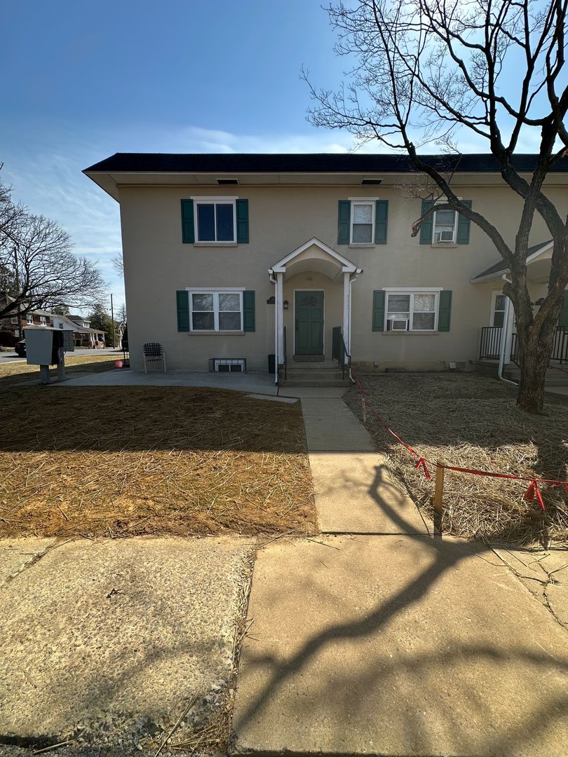 Lancaster Apartment: 743-746 Skyline Dr.