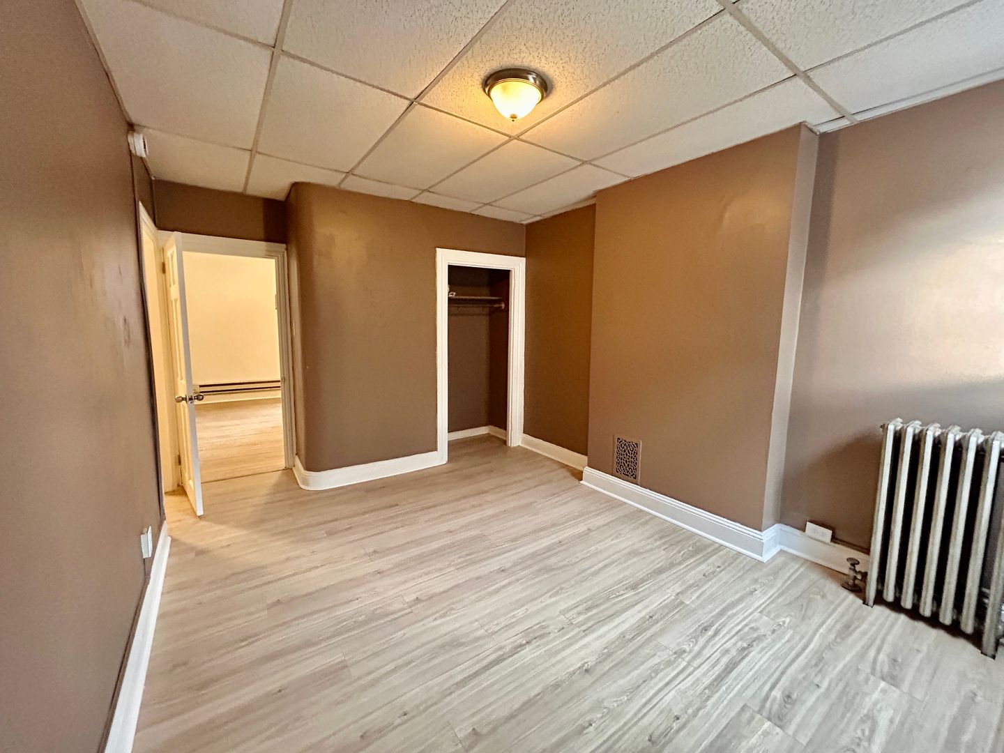 Lancaster Apartment: 212 E Lemon St