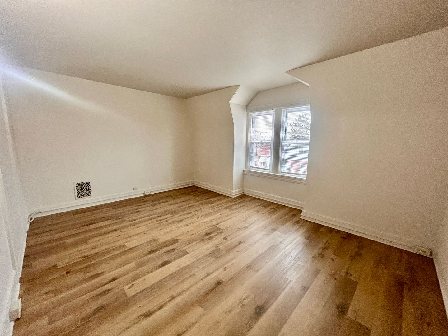 Lancaster Apartment: 644 E Chestnut St