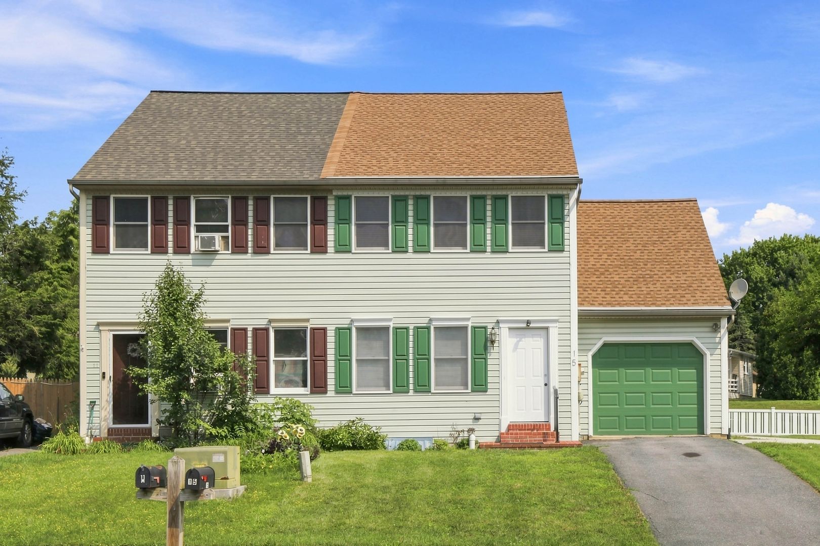 Elizabethtown House: 15 Beech Lane