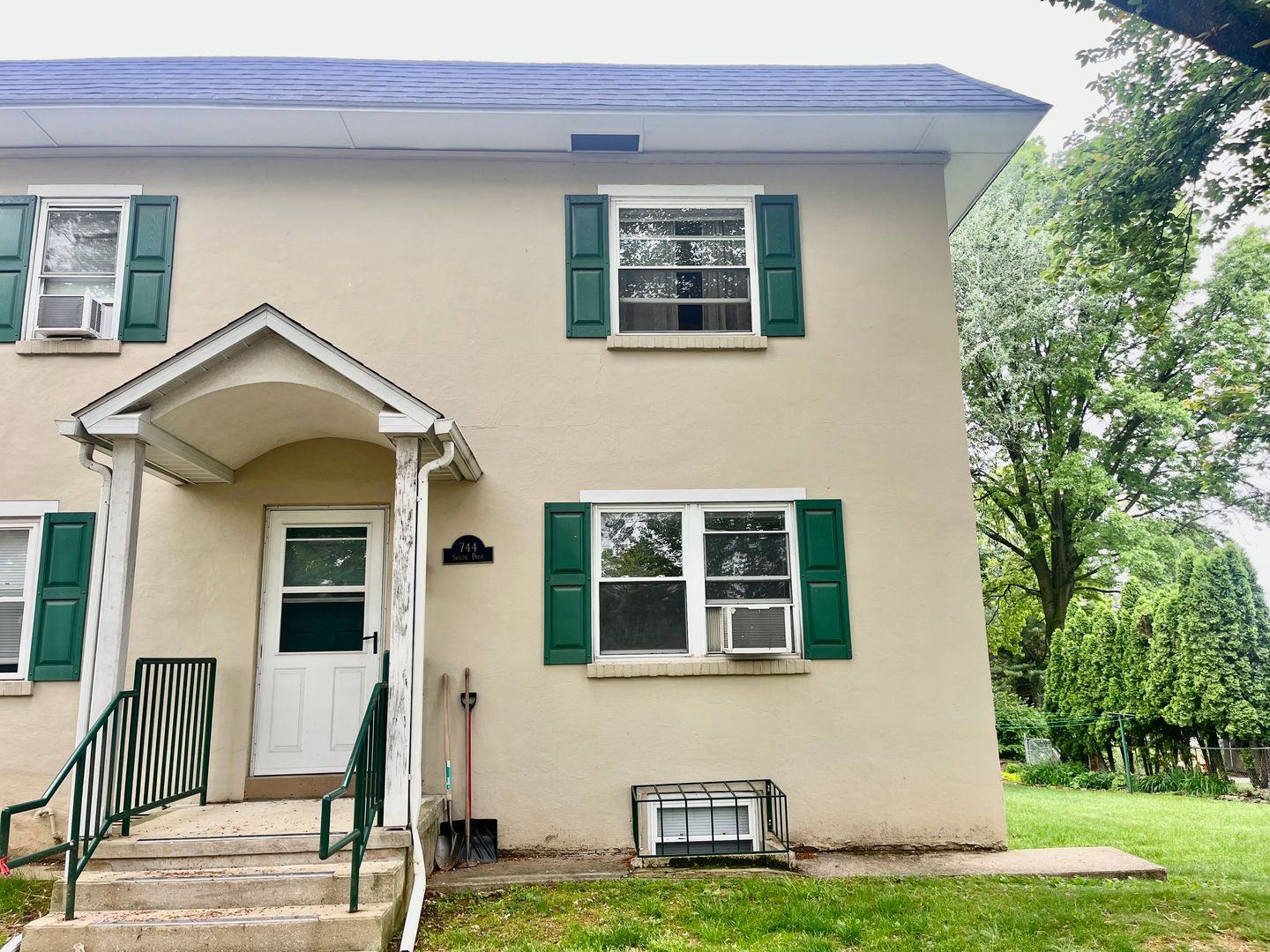 Lancaster Apartment: 743-746 Skyline Dr.