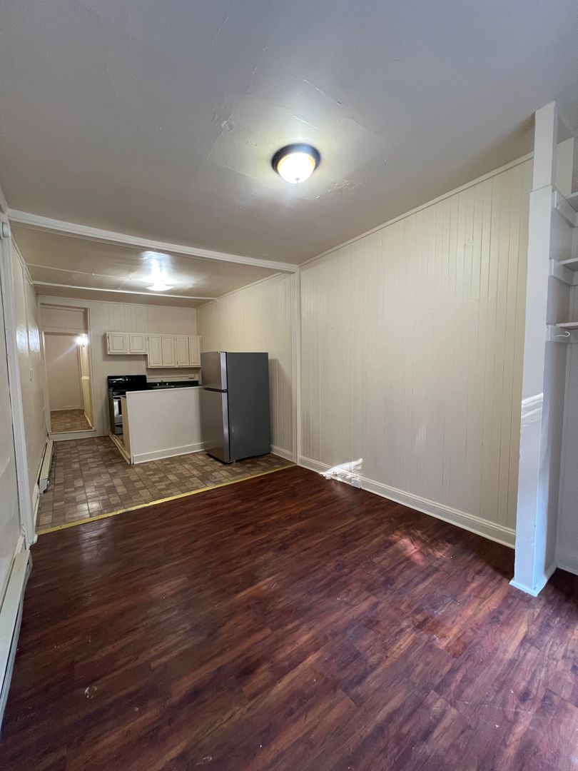 Lancaster Apartment: 312-314 S Queen St