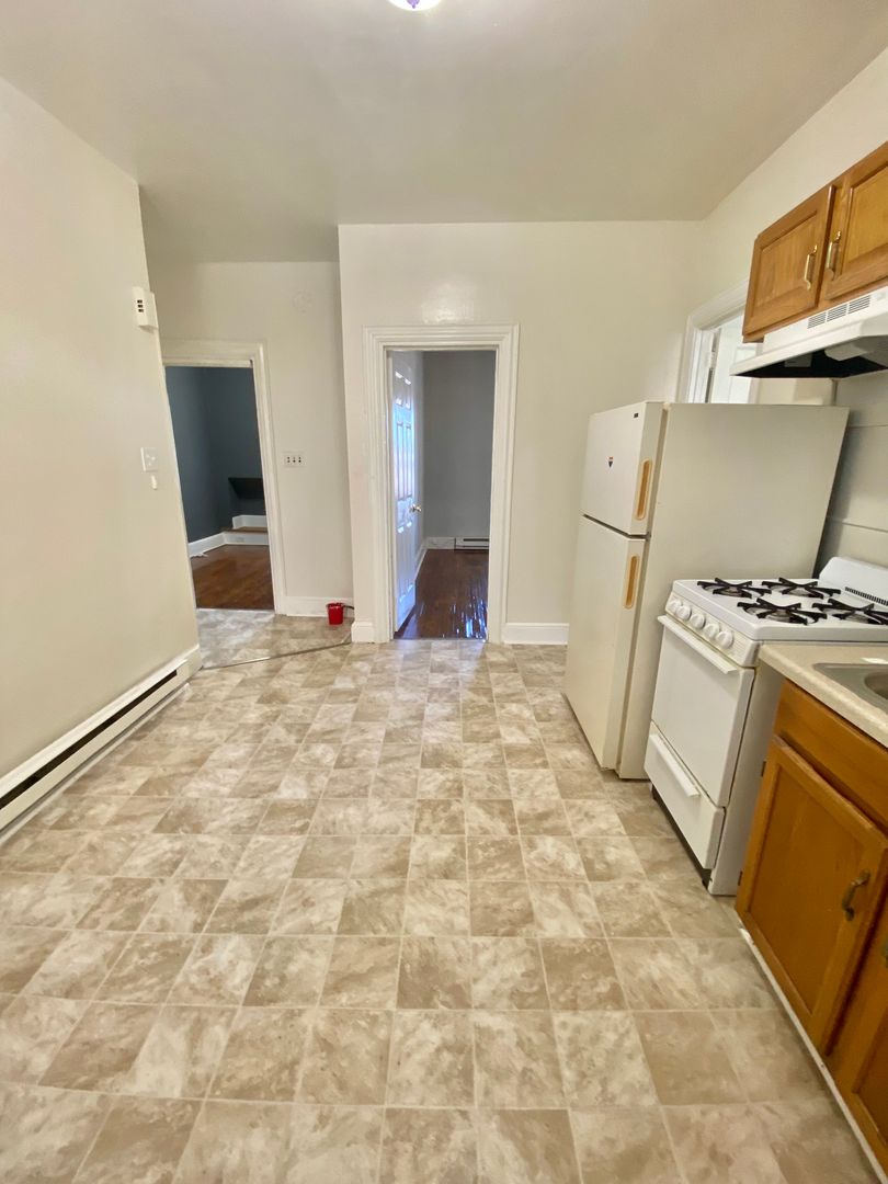 Lancaster Apartment: 228 W Vine St