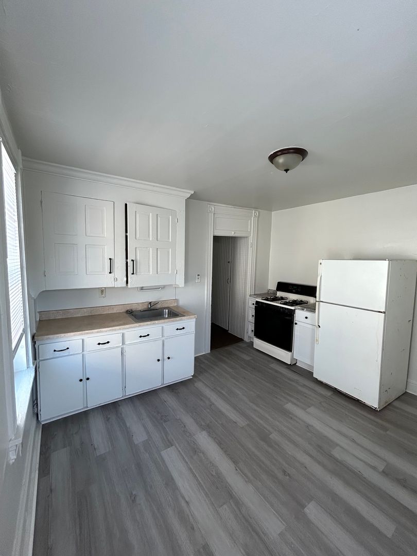 Lancaster Apartment: 312-314 S Queen St