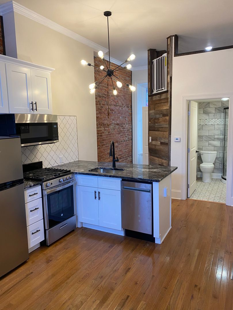 Lancaster Apartment: 45-47 S Prince St