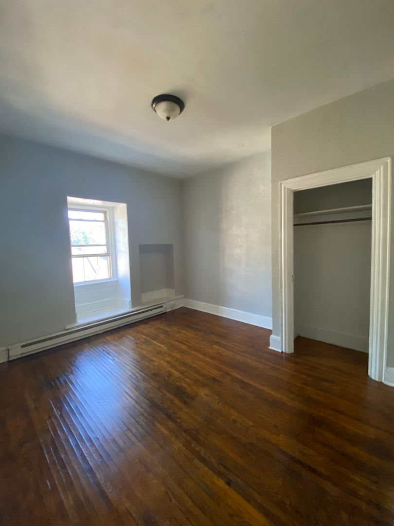 Lancaster Apartment: 228 W Vine St