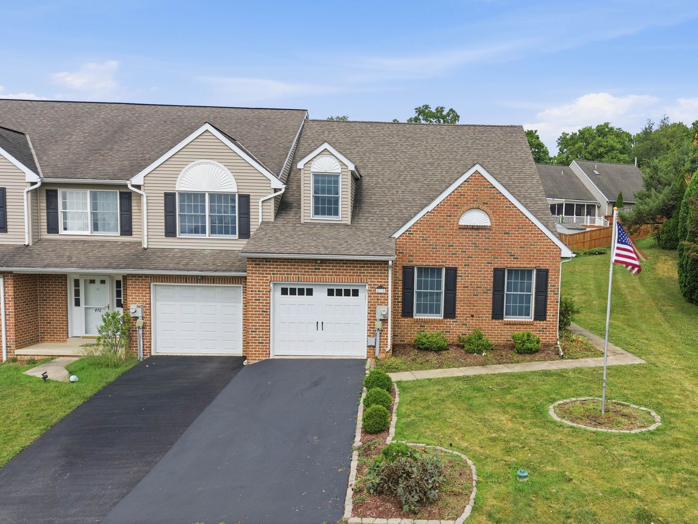 Mountville House: 472 Hillside Dr