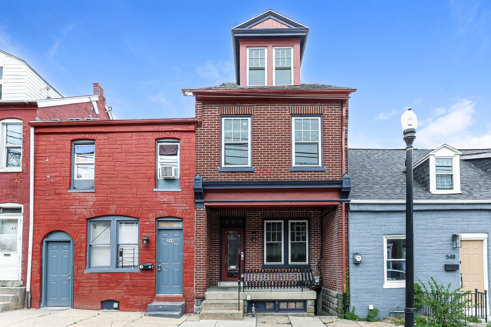 Lancaster House: 546 Manor St