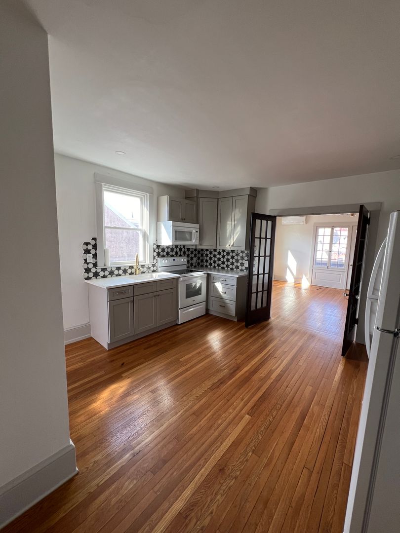 Lancaster Apartment: 714 Columbia Ave