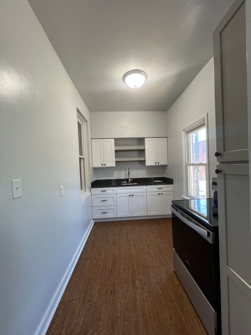 Lancaster Apartment: 104 N Marshall St
