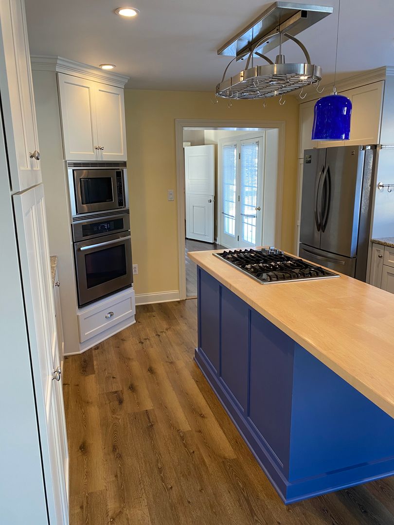 Lancaster House: 1973 Millport Rd