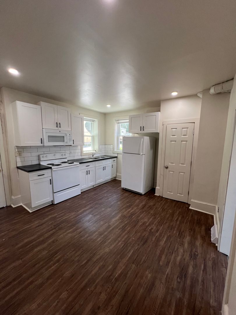 222-228 W Mifflin St