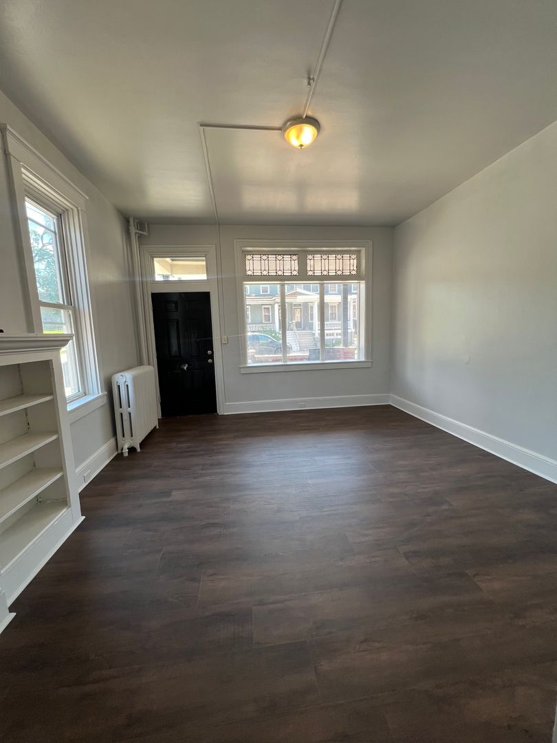 Lancaster Apartment: 104 N Marshall St