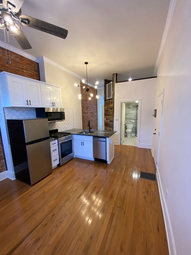 Lancaster Apartment: 45-47 S Prince St