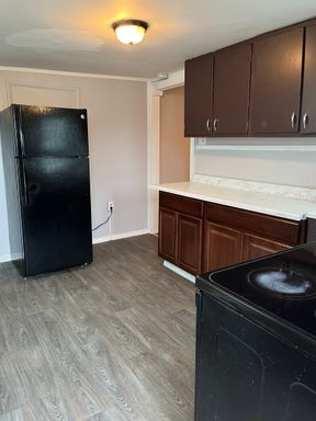 Oversized Studio in Columbia!