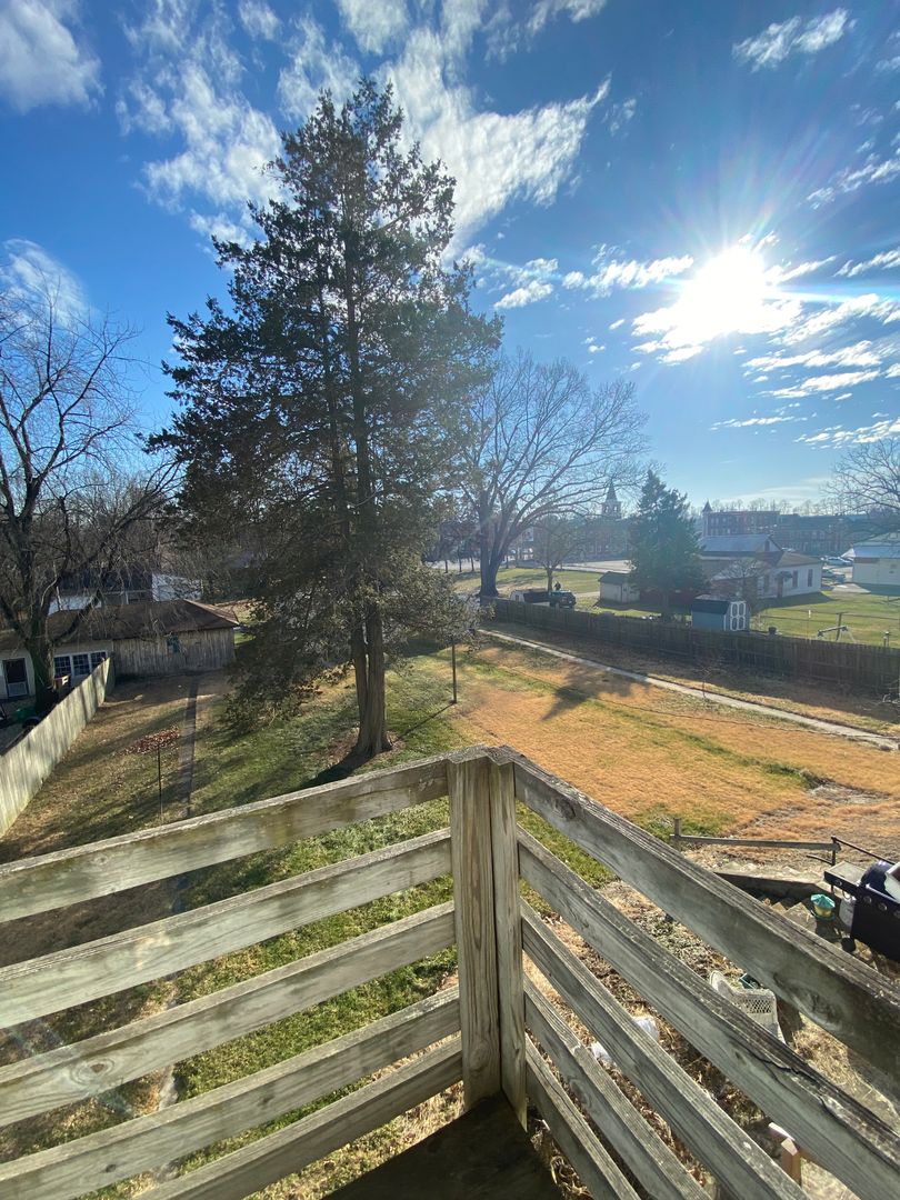 Elizabethtown Apartment: 58 E Washington St